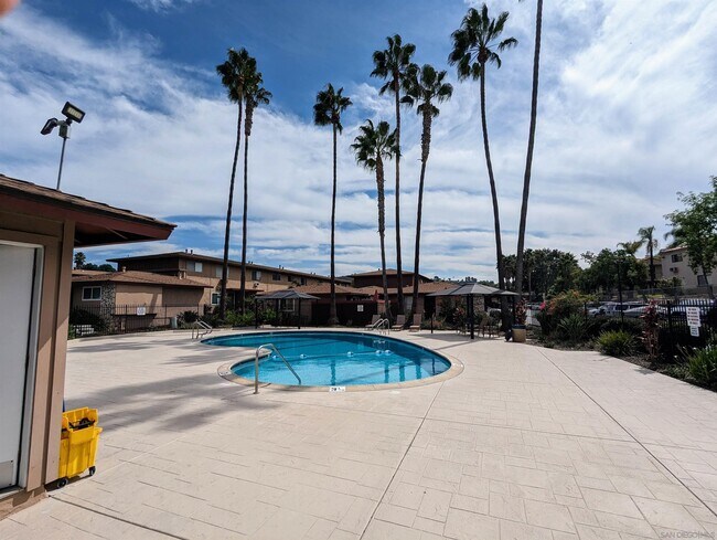 Foto del edificio - 9721 Winter Gardens Blvd