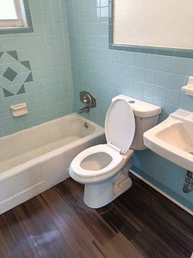 Foto del edificio - Pet friendly 2 bedroom home with garage