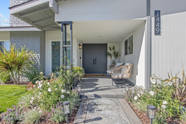 Building Photo - 1449 Norwich Ave