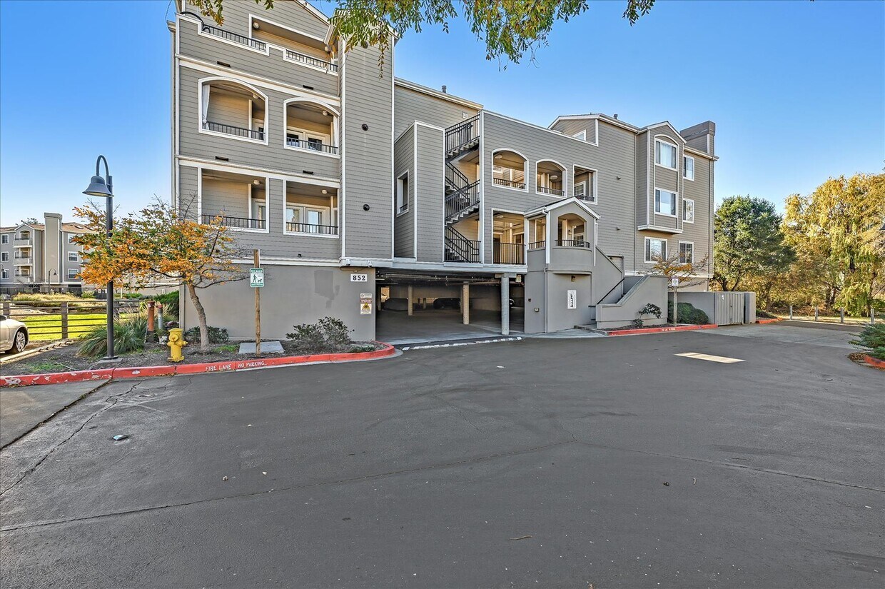 852 Diablo Ave Unit 109, Novato, CA 94947 Condo for Rent in Novato