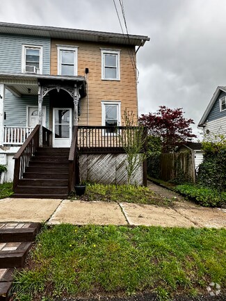 Building Photo - 27 E 6th St