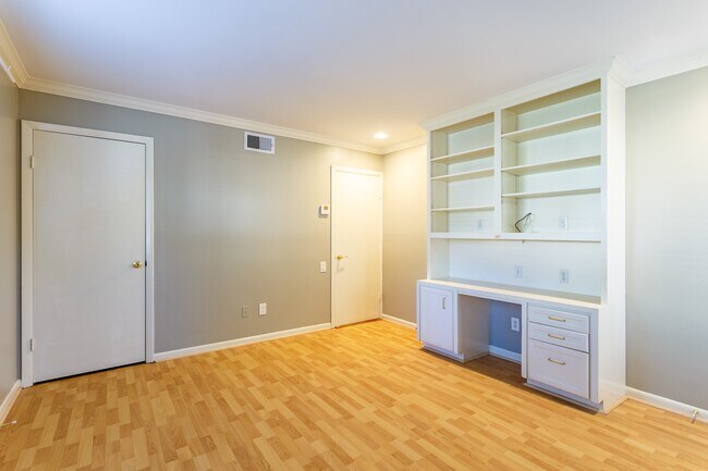 Foto del edificio - 2349 Albans Rd