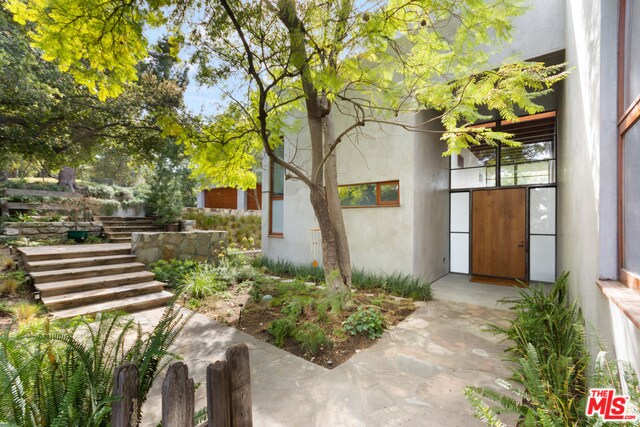 Building Photo - 3201 Coldwater Canyon Ln