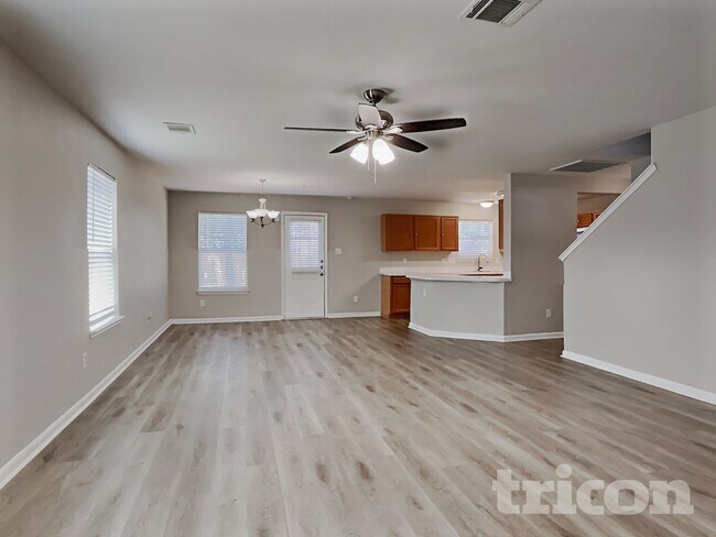 Foto del edificio - 7711 Cypress Edge Dr