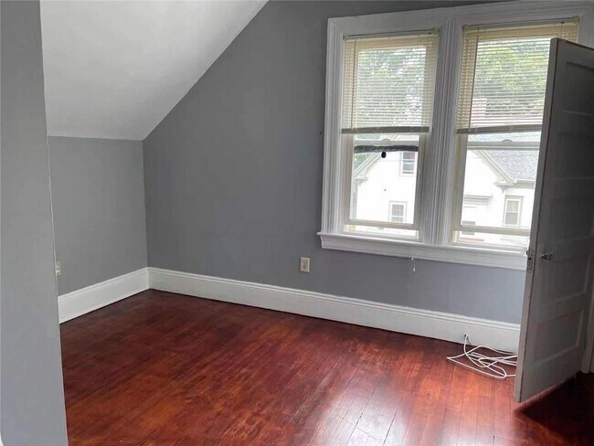 Foto del edificio - 214 Pleasant St