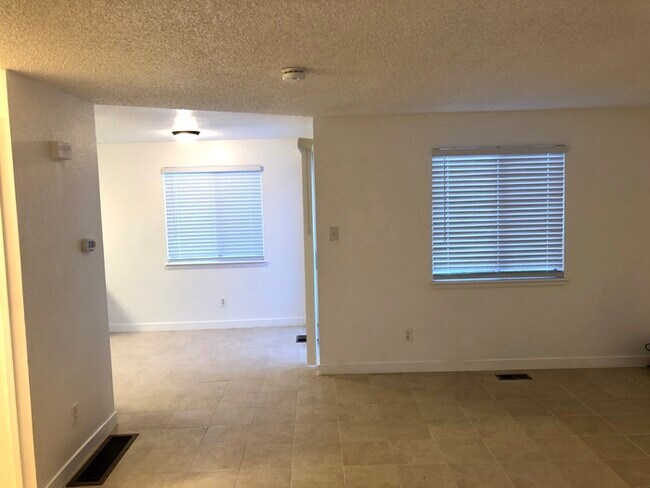 Building Photo - 12129 Grape Way