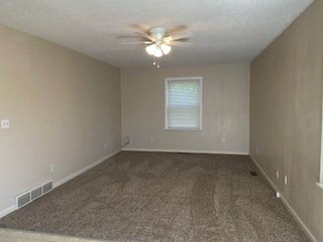 Photo - 1016 N Main St Apartment