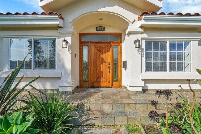 Foto del edificio - Get This House Now