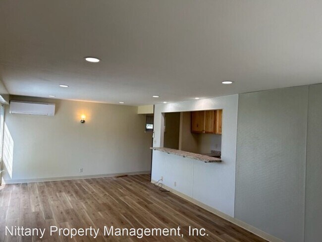 Building Photo - 1 br, 1 bath House - 250-2C S. Corl Street