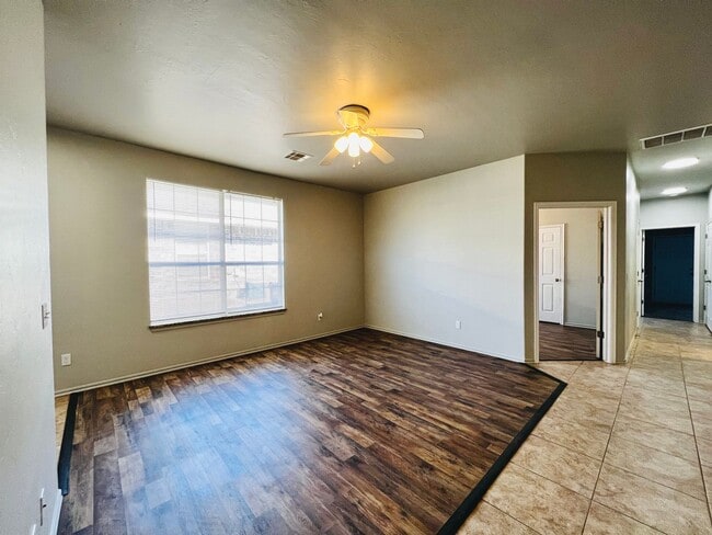 Photo - Charming 3BD 2BA Duplex in Yukon, The Gardens @ Chisholm Creek!! House