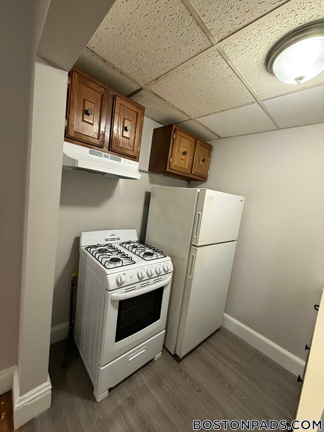 Building Photo - 44 Estes St