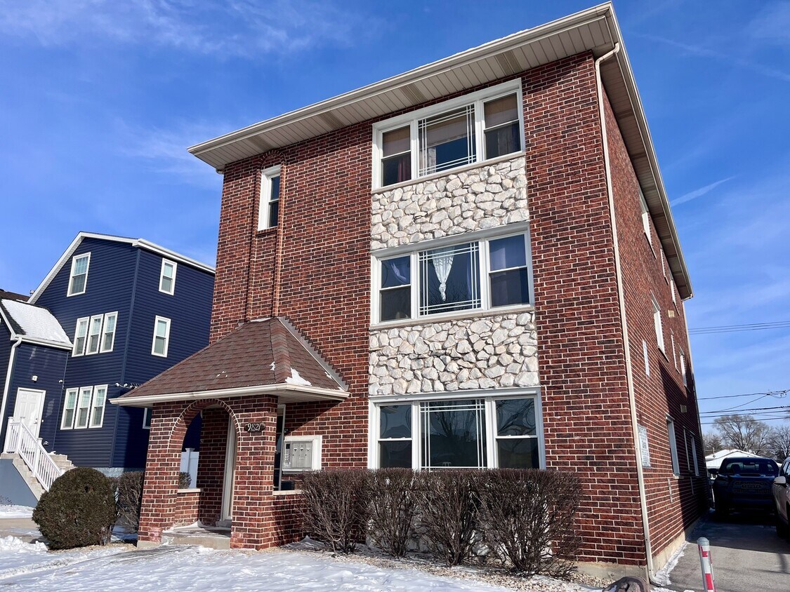 Foto principal - 9821 Ridgeland Ave