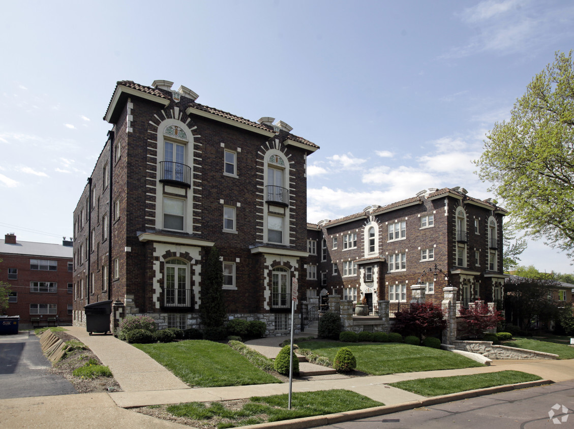 Primary Photo - Parkdale Apartments