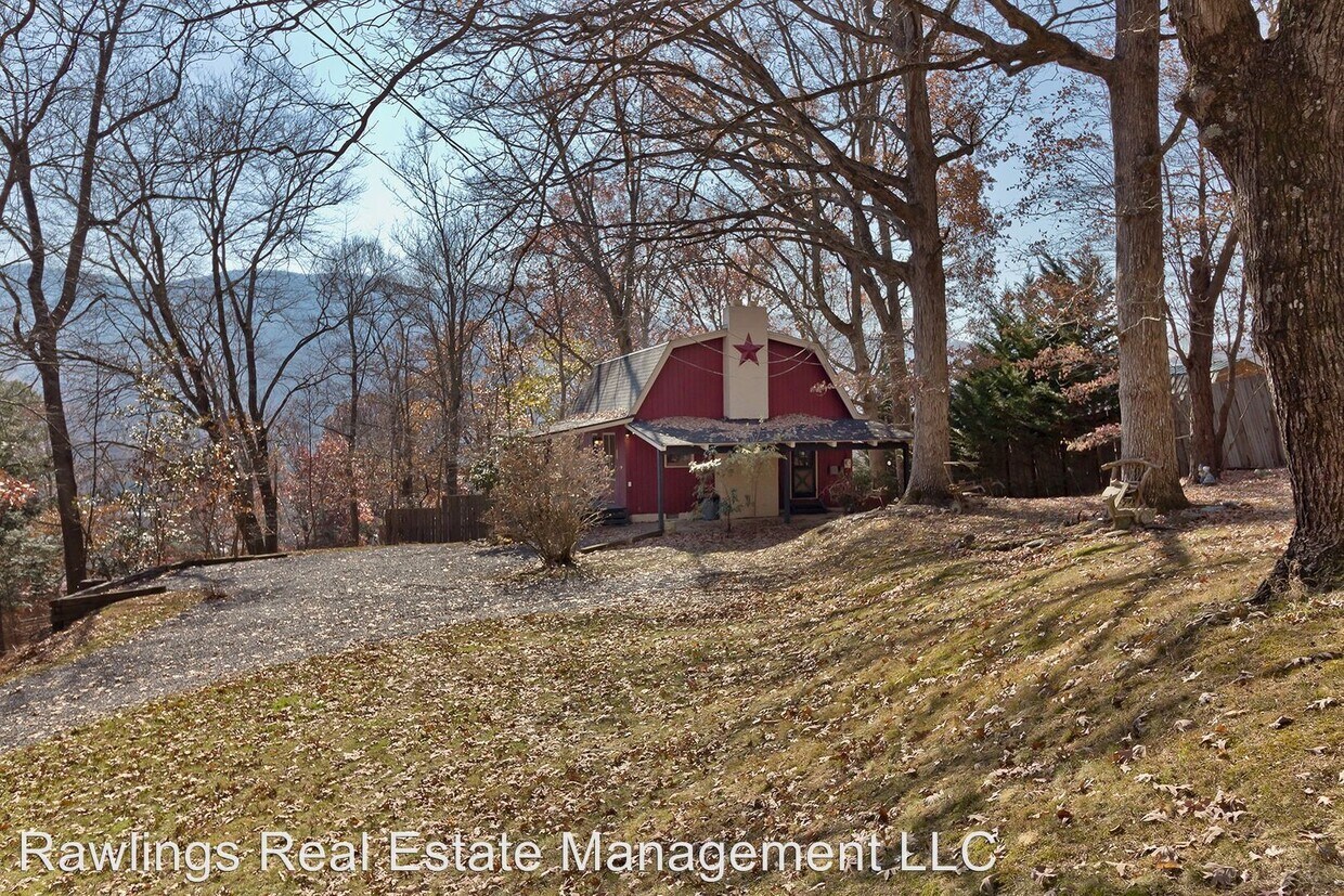 2 br, 1.5 bath House 117 Westwood Avenue House for Rent in