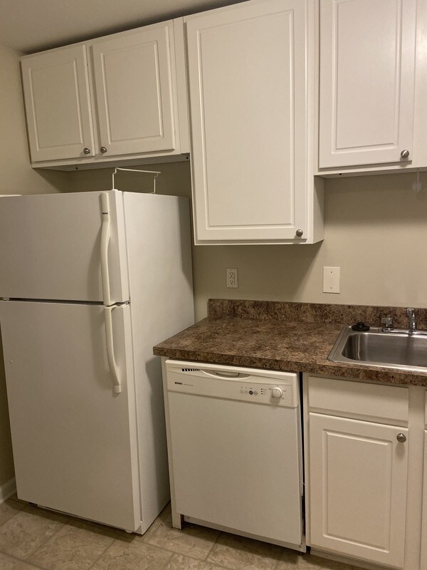 Building Photo - 2300 N Calvert St