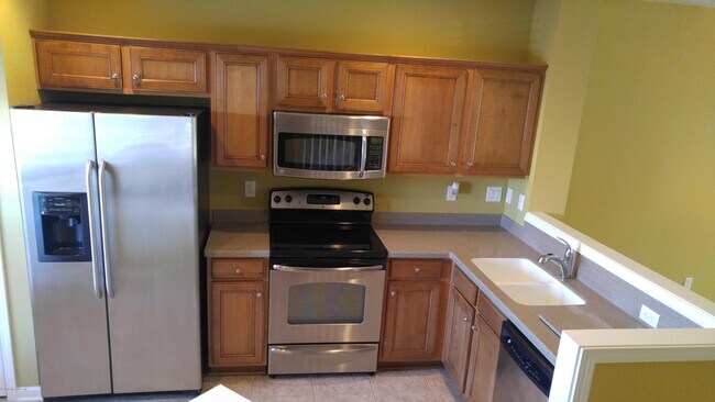 Building Photo - 8088 Summer Cove Ct