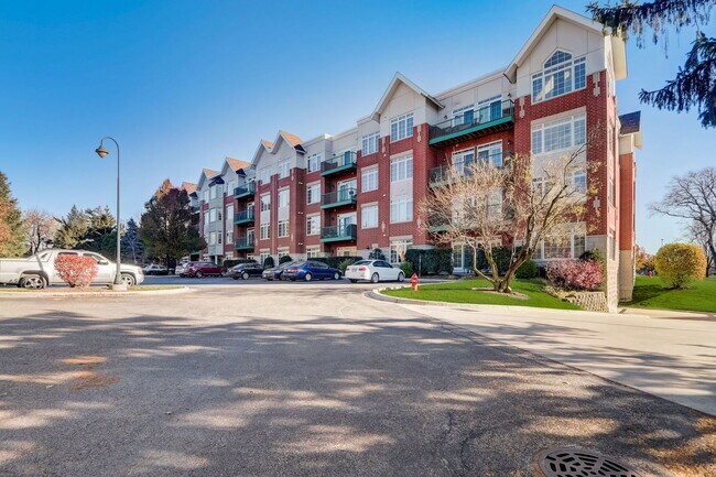Building Photo - 620 McHenry Rd