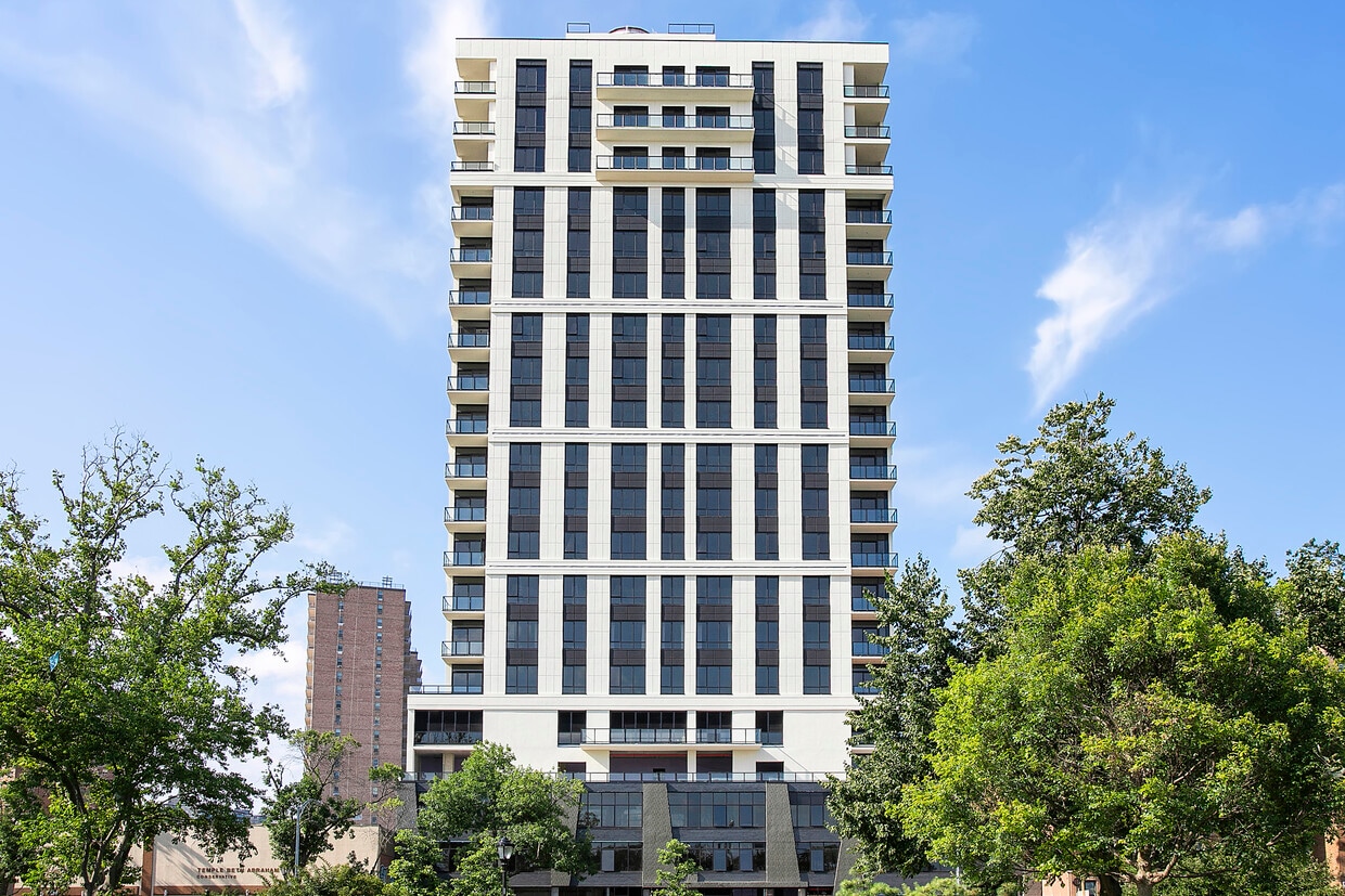 Building Exterior - Sea Breeze Tower