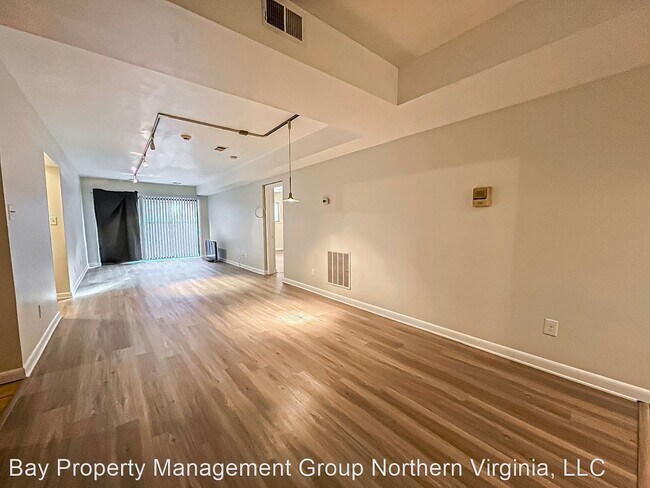 Building Photo - 3 br, 2 bath House - 2702 Dartmouth Rd #2