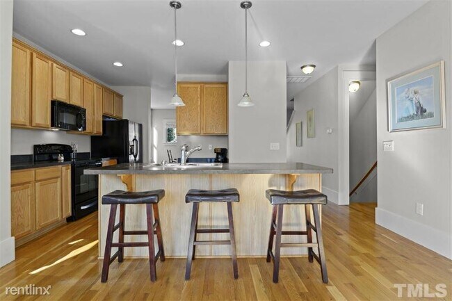 Building Photo - 1165 Great Ridge Pkwy