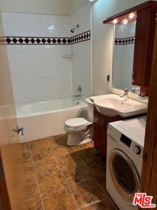 Foto del edificio - 312 W 5th St
