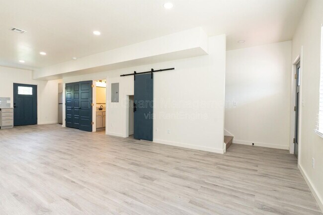 Foto del edificio - 2827 N Oliver St