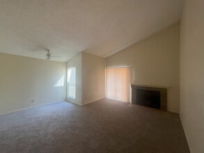 Building Photo - 2227 Madison Dr