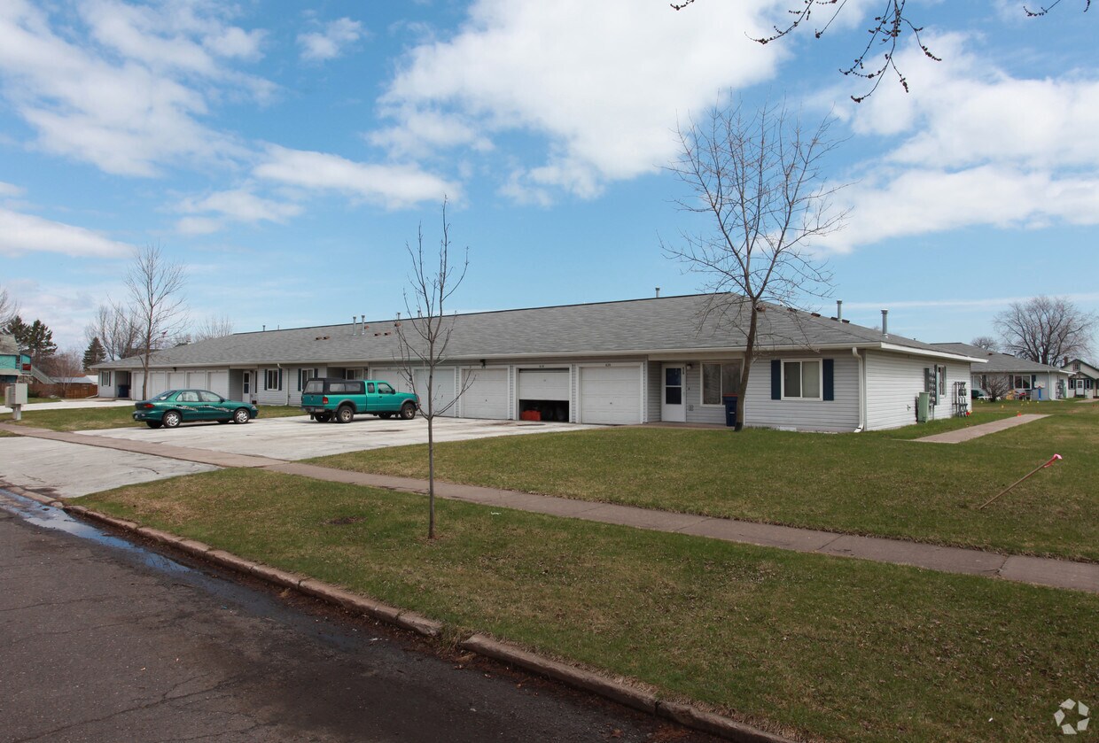 Building Photo - 602-620 Weeks Ave