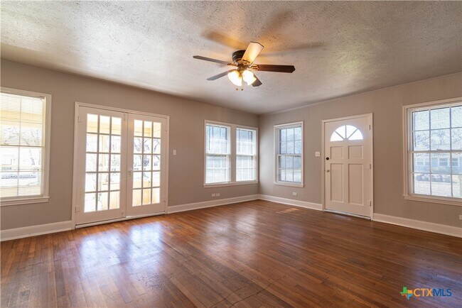 Foto del edificio - 609 S Pecan Ave
