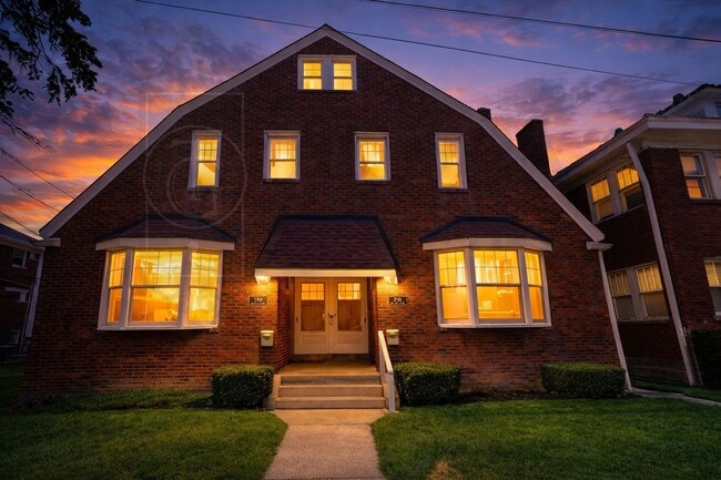 Building Photo - Avail Avail Aug 1st: A GEM in Dormont!  Spacious 3BR Twin Home, Parking, Charm, Walkability, Outd...