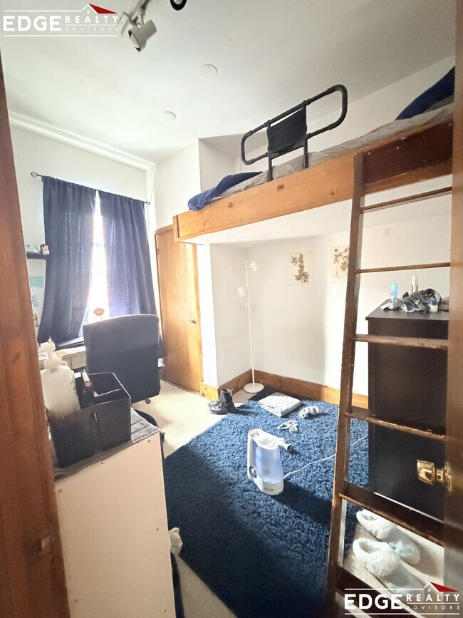 Building Photo - 17 Aberdeen St