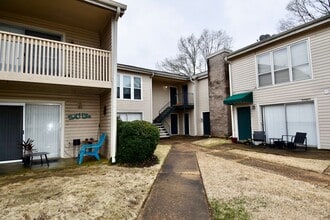 Building Photo - 6747 Quail Hollow Ct