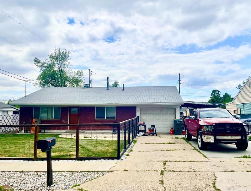 Primary Photo - 1325 Everette St