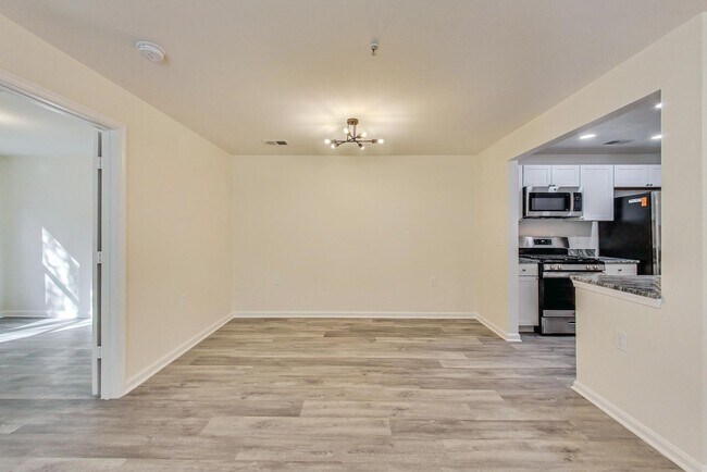 Foto del edificio - Beautiful - Ground Floor 3/2 condo in Rockville
