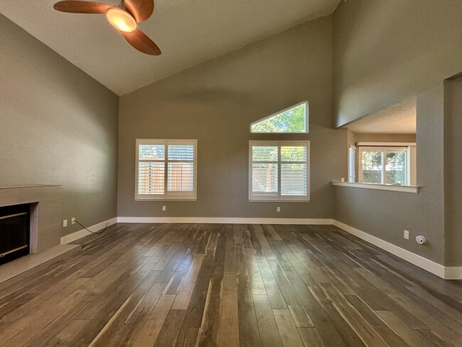 Building Photo - 7592 Deltawind Dr