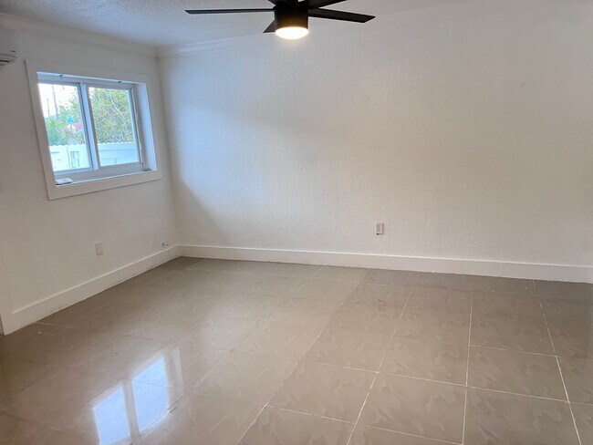 Foto del edificio - 12040 SW 6th St