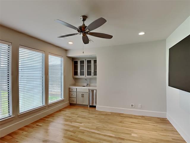 Foto del edificio - 4216 Bowser Ave