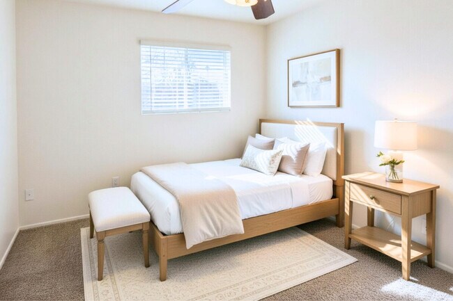 Foto del edificio - 1332 N Miller Rd