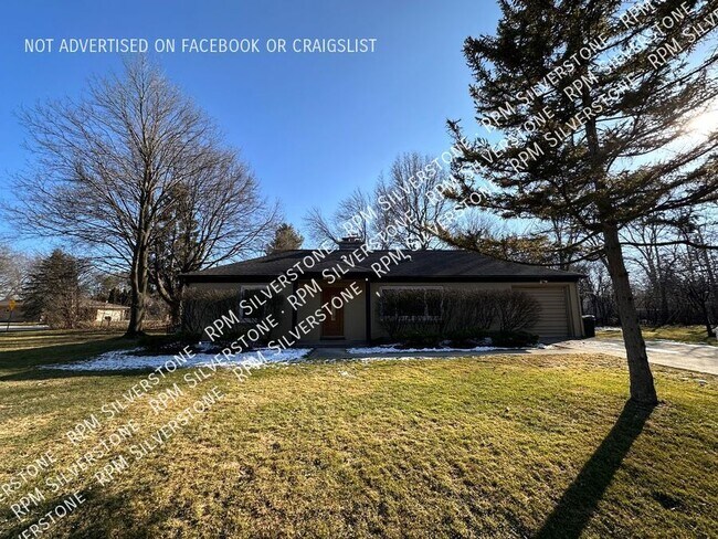 Foto del edificio - 2362 Sanders Pl