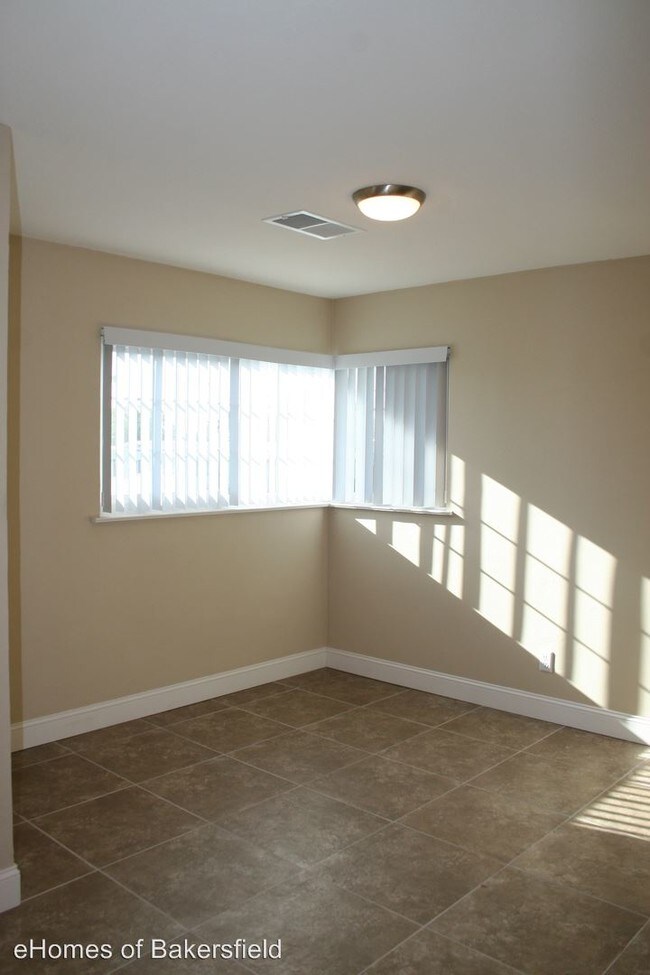 Foto del edificio - 3 br, 1.5 bath House - 2825 Pomona St