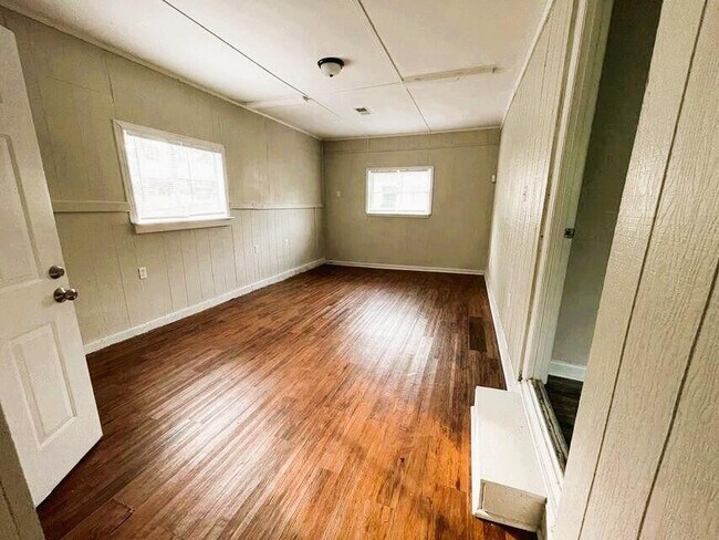 Foto del edificio - 3502 Edgeworth Dr