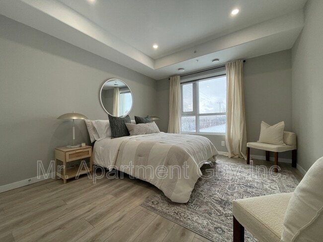 Building Photo - 155 Hagar St