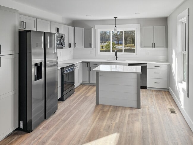 Foto del edificio - 8 Old Starnes Cove Rd