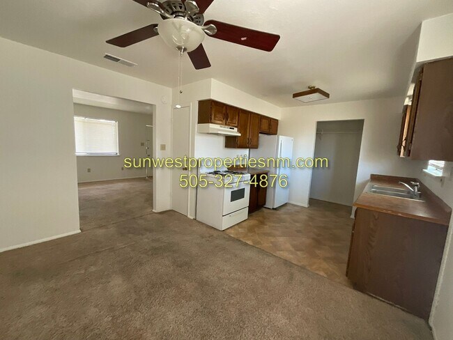 Building Photo - 3 Bedroom, 2 bath