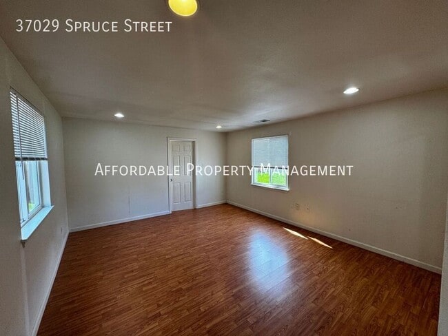 Foto del edificio - 37029 Spruce St