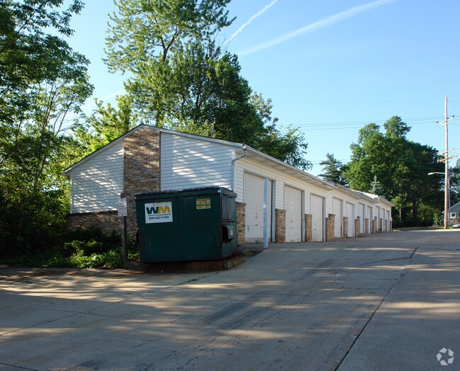 Building Photo - 441-449 Graham Rd