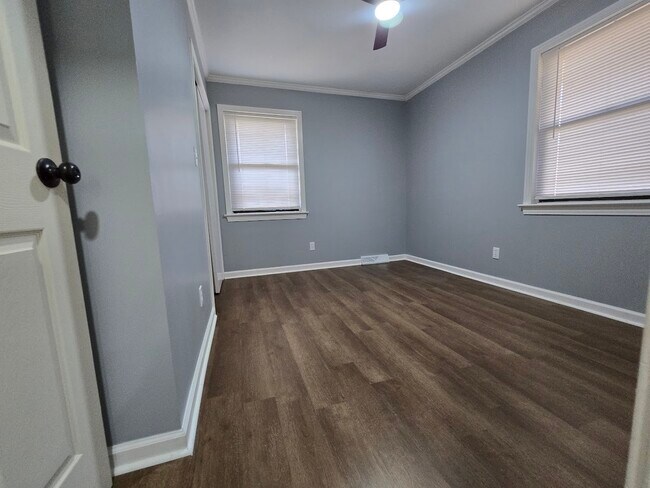 Foto del edificio - 102 Stewart St NW