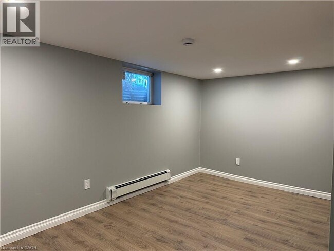 Photo du bâtiment - 80 Glen Rd