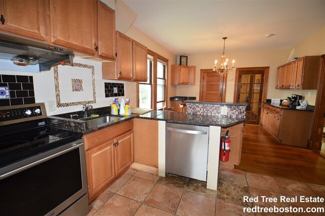 Foto del edificio - 305 Central Avenue Apt #House, Newton, MA ...