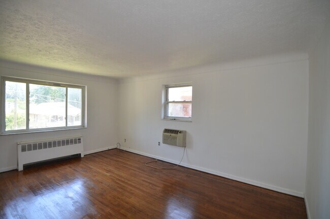 Foto del edificio - 7121 Delaware Ave